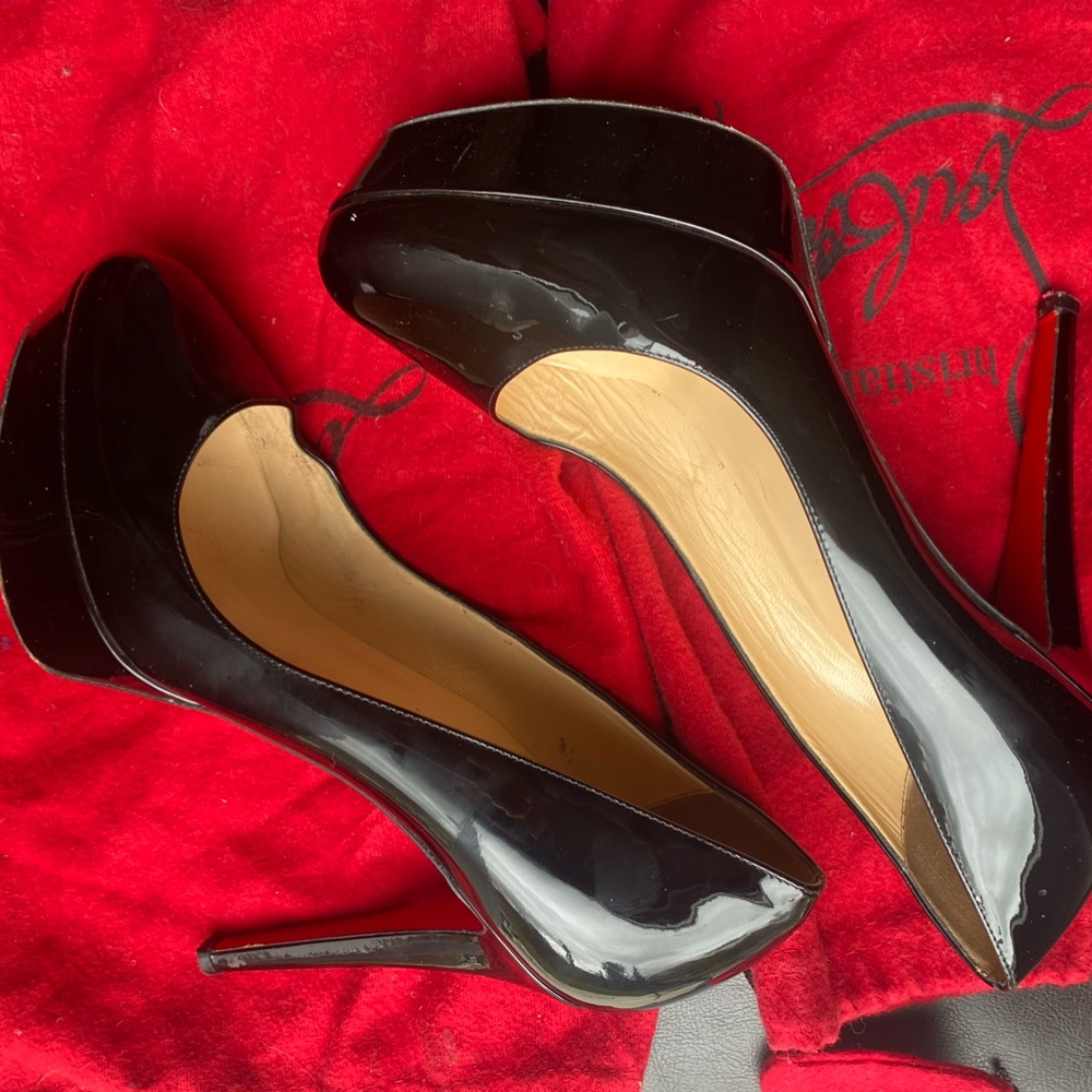 Red Bottom Christian Louboutin Pump